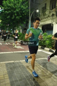 Runner Photo 4206471