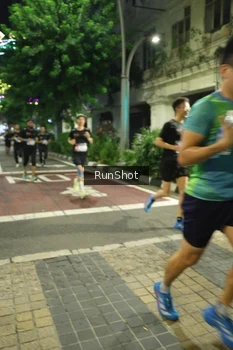 Runner Photo 4206476