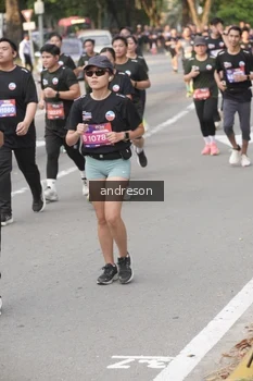 Runner Photo 4206490