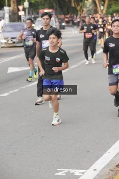 Runner Photo 4206495