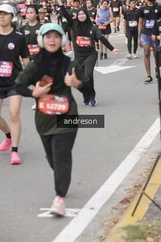 Runner Photo 4206530