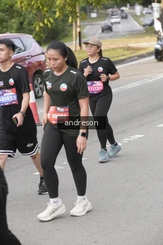Runner Photo 4206543
