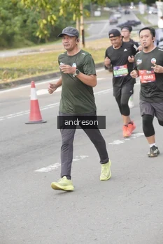 Runner Photo 4206558