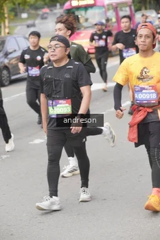 Runner Photo 4206560