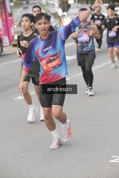Runner Photo 4206580
