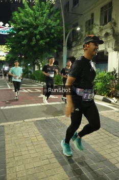 Runner Photo 4206601