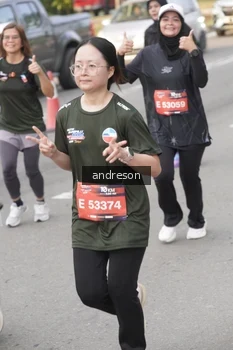 Runner Photo 4206630