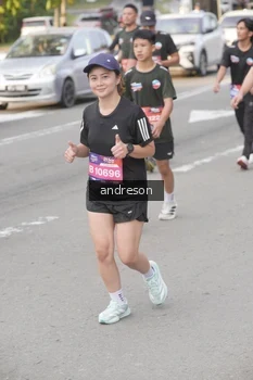 Runner Photo 4206631