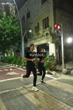 Runner Photo 4206636