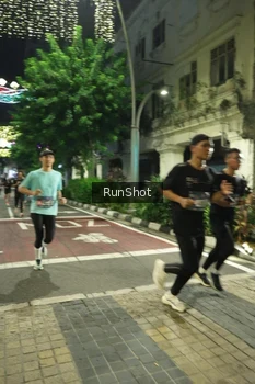 Runner Photo 4206639
