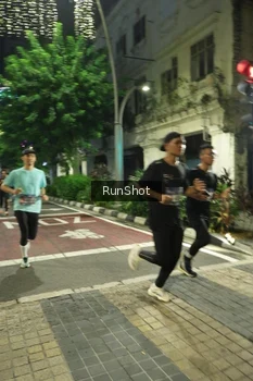 Runner Photo 4206648