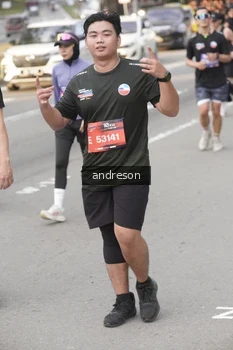 Runner Photo 4206655