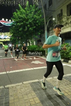 Runner Photo 4206664