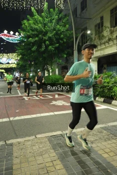 Runner Photo 4206674