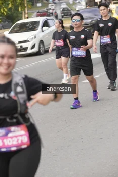 Runner Photo 4206676