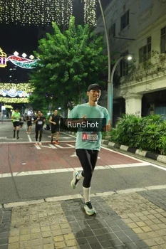 Runner Photo 4206677
