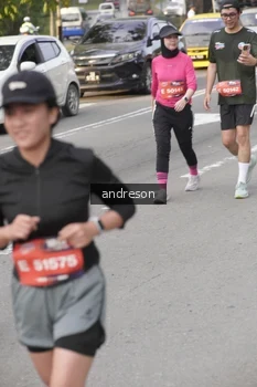 Runner Photo 4206693