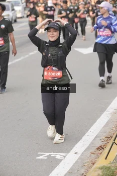 Runner Photo 4206700