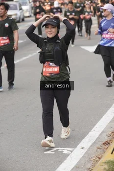 Runner Photo 4206705