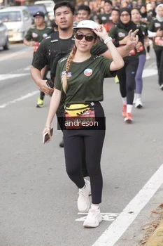 Runner Photo 4206707