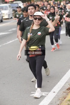 Runner Photo 4206710