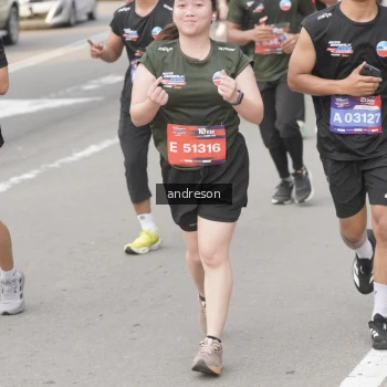 Runner Photo 4206812