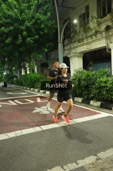 Runner Photo 4206837