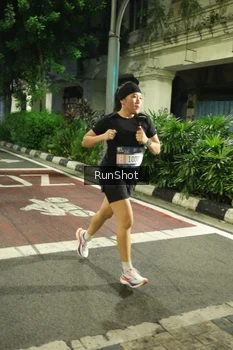 Runner Photo 4206871