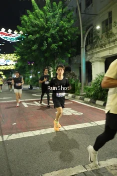 Runner Photo 4206876