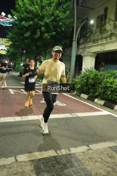 Runner Photo 4206880