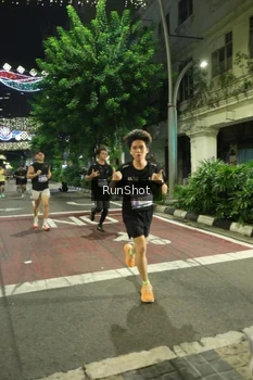 Runner Photo 4206883