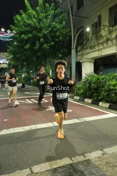 Runner Photo 4206885