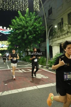 Runner Photo 4206894