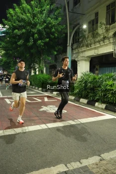 Runner Photo 4206896