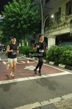 Runner Photo 4206898