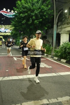 Runner Photo 4206900