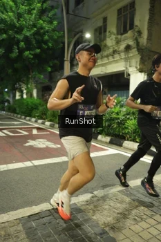 Runner Photo 4206917