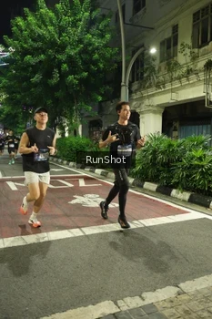 Runner Photo 4206945