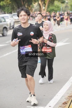 Runner Photo 4207057