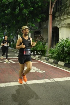 Runner Photo 4207173