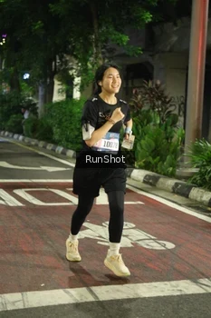 Runner Photo 4207188