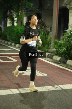 Runner Photo 4207193
