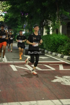 Runner Photo 4207203