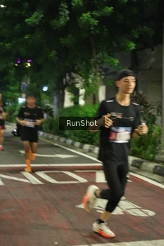 Runner Photo 4207215