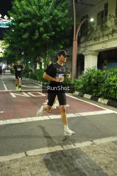 Runner Photo 4207298
