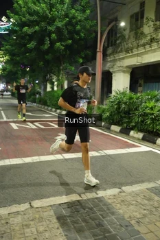 Runner Photo 4207299