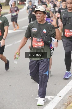 Runner Photo 4207340
