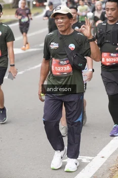 Runner Photo 4207344