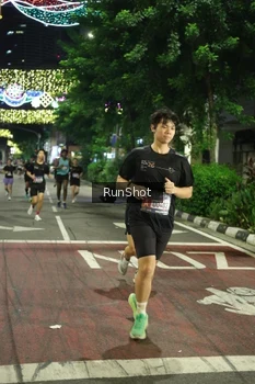 Runner Photo 4207351