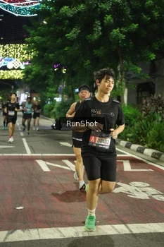 Runner Photo 4207359